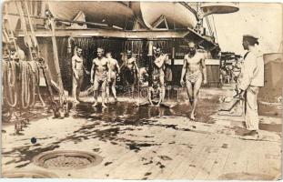 Első világháborús K.u.K. hadihajó fedélzetén, úszónadrágos haditengerészek / WWI K.u.K. Kriegsmarine, mariners in swimming trunks on board, photo