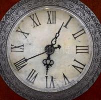 Dekoratív modern asztali óra, fa ház fém veretekkel, müködik,  m:28 cm 19×10 cm