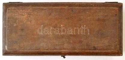 Régi hiánytalan súlykészlet, eredeti fa tokjában, 8 db, tok: 6x14.5x5 cm