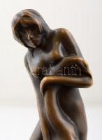 Melocco Miklós (1935- ): Léda a hattyúval. Bronz, márvány talapzaton, jelzett, utánöntés, m: 18 cm