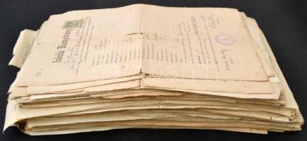 cca 1900-1920 Nagy vegyes, részben átnézetlen magyar iskolai bizonyítvány tétel, köztük okmánybélyeg...