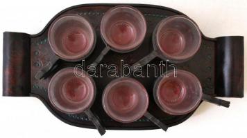 Bőr borítású pohár készlet és tálca, 29×16 cm, m:5,5 cm (6×)