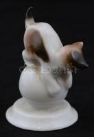 Rosenthal játszó kis cica, kézzel festett, jelzett, hibátlan, m:6 cm
