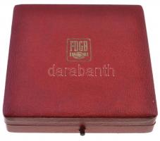 NDK ND "A téli sportokban elért jó teljesítményért / FDGB" porcelán emlékérem eredeti dísz...