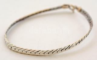 Ezüst(Ag) lapos kígyó karlánc, jelzett, h: 18 cm, nettó: 3,9 g