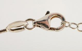 Ezüst(Ag), halványlila gyöngyökkel díszített nyaklánc, állítható hosszúságú, jelzett, h: 42 cm, brut...