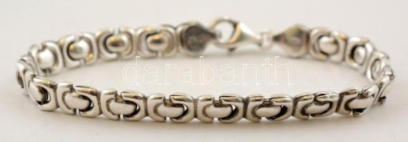 Ezüst(Ag) karlánc, jelzett, h: 18,5 g, nettó: 7,6 g