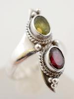 Ezüst(Ag) kétköves gyűrű, jelzett, méret: 52, bruttó: 7,4 g