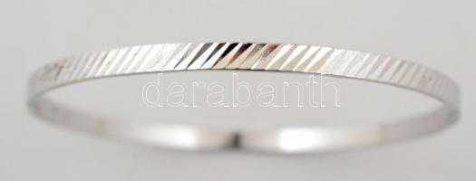 Ezüst(Ag) karperec, jelzett, d: 7 cm, nettó: 11,8 g