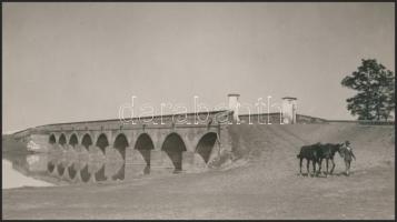 cca 1925 Kerny István (1879-1963): Hortobágyi híd, pecséttel jelzett vintage fotóművészeti alkotás, 11,5x21 cm
