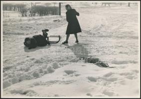 cca 1960 Krisch Béla: A tél örömei, feliratozott vintage fotóművészeti alkotás, 13x18 cm