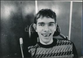 cca 1985 Autisták, Varga Zsolt képriportja, 8 db pecséttel jelzett vintage fotó, 16x23 cm