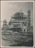 cca 1932 Prohászka emléktemplom épül Székesfehérváron, feliratozott vintage fotó, 11,5x8,5 cm