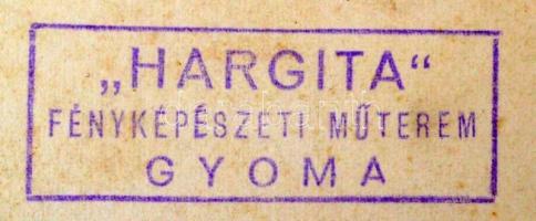 cca 1930 Vadászok az elejtett vaddal, Hargita műterem, fotó, Gyoma, 8x14 cm.