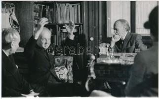 1967 Kodály Zoltán és vendége Leopold Stokowski karmester, feliratozott vintage fotó, 18x24 cm