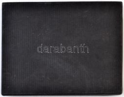 Használt, karton érmetartó kazetta, kivehető tálcával, összesen 24 férőhellyel, sérült