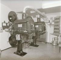 1973 Budapest, Mátra mozi kívül-belül, 7 db eredeti, szabadon felhasználható negatív, 6x7 cm