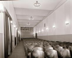 1973 Budapest, Mátra mozi kívül-belül, 7 db eredeti, szabadon felhasználható negatív, 6x7 cm