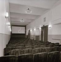 1973 Budapest, Mátra mozi kívül-belül, 7 db eredeti, szabadon felhasználható negatív, 6x7 cm