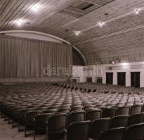 1973 Budapest, Kossuth mozi (XIII. ker.) kívül-belül, 4 db eredeti, szabadon felhasználható negatív,...