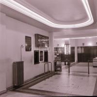 1973 Budapest, Kossuth mozi (XIII. ker.) kívül-belül, 4 db eredeti, szabadon felhasználható negatív,...