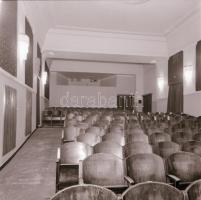 1973 Budapest, Gorkij mozi kívül-belül, 6 db eredeti, szabadon felhasználható negatív, 6x7 cm