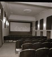 1973 Budapest, Gorkij mozi kívül-belül, 6 db eredeti, szabadon felhasználható negatív, 6x7 cm