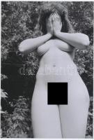 cca 1973 Ruha nélkül még sose..., finoman erotikus fénykép, korabeli negatívról készült mai nagyítás, 25x18 cm / erotic photo, 25x18 cm