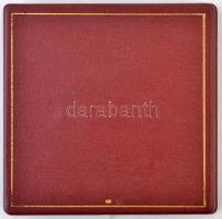 Bolba Hernik (1924-) 1981. "Budapest Sportcsarnok 1978-1981" Br emlékplakett dísztokban (7...