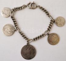 Vegyes bizsu tétel medálokkal, nyakláncokkal, stb., 12 db