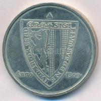 NDK 1981. "1206-1981 775 éves Drezda" német nyelvű kétoldalas fém emlékérem (36,5mm) T:2
...