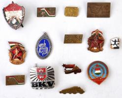 24db-os vegyes magyar jelvény tétel, közte "Miskolci Film Fesztivál", "BKV", &qu...