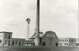 cca 1920-1930 Vác, Kodak gyár, utólagos előhívás, 9x14 cm