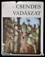 Jaroslav Holecek: Csendes Vadászat. Budapest, 1973, Gondolat, 239 p. Kiadói egészvászon kötés, kiadói szakadozott papírborítóban.