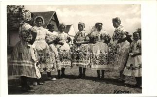Kalocsavidéki paraszt lányok, menyecskék, népviselet / Hungarian folklore (EK)
