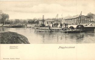 A Temesvár farkerekes gőzös a Béga-csatornában a nagybecskereki DGT Ügynökség előtt / Hungarian tug boat in the port of Veliki Beckerek