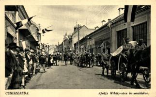 Csíkszereda, Miercurea Ciuc; Apaffi Mihály utca bevonuláskor, kiadja Vákár L. / entry of the Hungarian troops