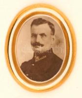 cca 1915 Porcelánra nyomott katonai portré (lehetséges, hogy sírkőre készített) / Offizier, Fotodruck auf Porzellan 9×7 cm