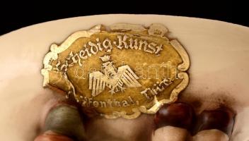 Scheidig Kunst német porcelán figura, kézzel festett, jelzett, apró kopásnyomokkal, m: 12,5 cm