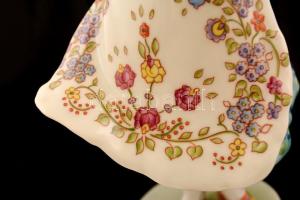 Zsolnay porcelán néptáncos lány, kézzel festett, jelzett, nagyon apró kopásnyomokkal, m: 22,5 cm