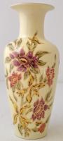 Zsolnay virág mintás váza, kézzel festett, jelzett, hibátlan, m:26,5 cm