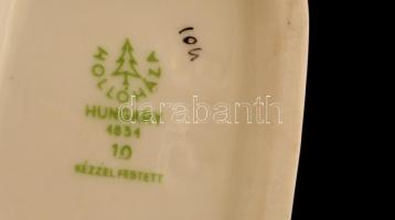 Hollóházi lány népviseletben, kézzel festett, jelzett, hibátlan, m:16,5 cm