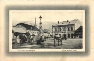 Hátszeg, Hateg; Főtér, díszkút, W. L. Bp. 1703, kiadja Mester János / main square, well