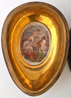 Jelzett antik nagyméretű tojás, részben kézzel festett, belsejében matricás Angelika Kauffann féle m...