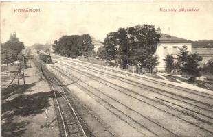 Komárom, Komarno; Vasútállomás, vonat / railway station, locomotive