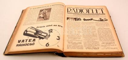cca 1930 Rádióélet II. II. évfolyam, fél évfolyam, 27-52 szám. Átkötött kopottas, sérült gerincű fél...