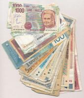 30db-os vegyes külföldi bankjegy tétel, közte Csehszlovákia, Jugoszlávia, Olaszország, Törökország T:III,III- 30pcs of various banknotes, including Czechoslovakia, Yugoslavia, Italy, Turkey C:F,VG