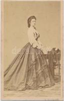 1864 Wittelsbach Erzsébet magyar királyné (Sissi) egészalakos portréja Ludwig Angerer bécsi műterméből / Kaiserin Elisabeth cabinet photo 10×6 cm