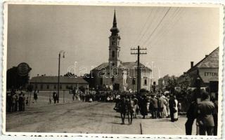 Mezőkövesd, Római katolikus templom, körmenet, photo