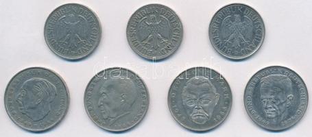 NSZK 1950-1990. 1M (3xklf) + 2M (4xklf) T:2
FRG 1950-1990. 1 Mark (3xdiff) + 2 Mark (4xdiff) C:XF